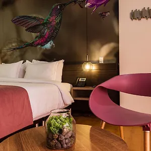 Vivre Hotel