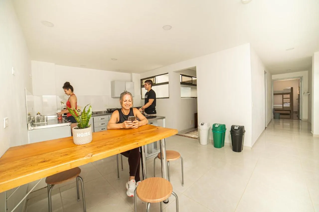 Apartamento Tu Refugio Acogedor En El Corazon De Medellin Hab Privada A 0*,  Colombia