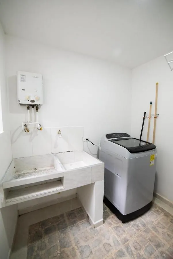 Habitación en casa particular Apartamento Tu Refugio Acogedor En El Corazon De Medellin Hab Privada A
