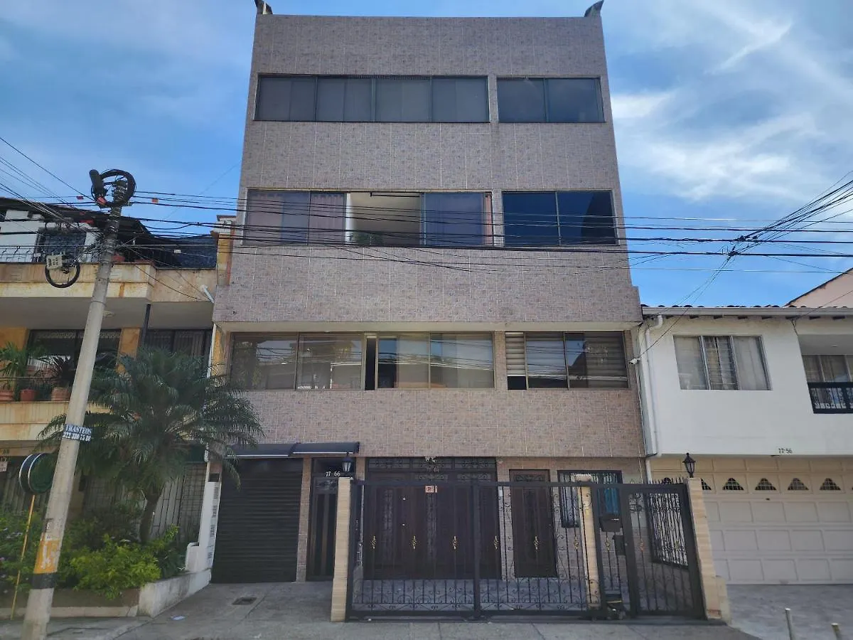 Tu Refugio Acogedor En El Corazon De Medellin Hab Privada A Apartment